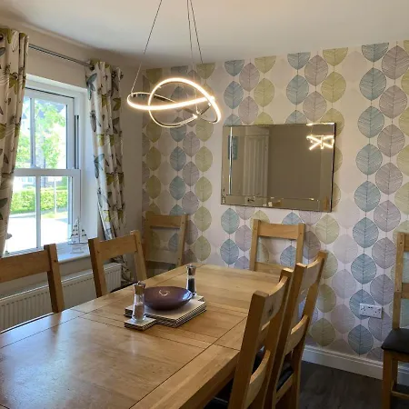 12 Close At The Bay Filey, Sleeps 8, 2 Dogs Welcome For Free Too Filey