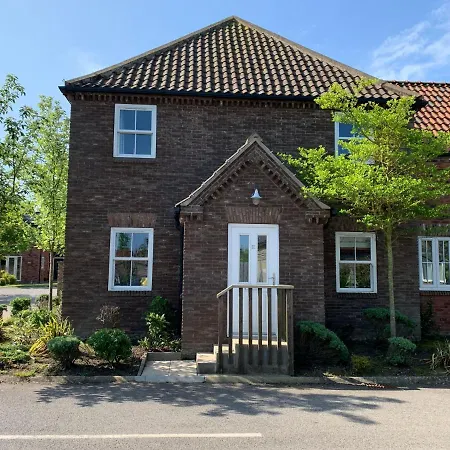 12 Close At The Bay Filey, Sleeps 8, 2 Dogs Welcome For Free Too Holiday home *
