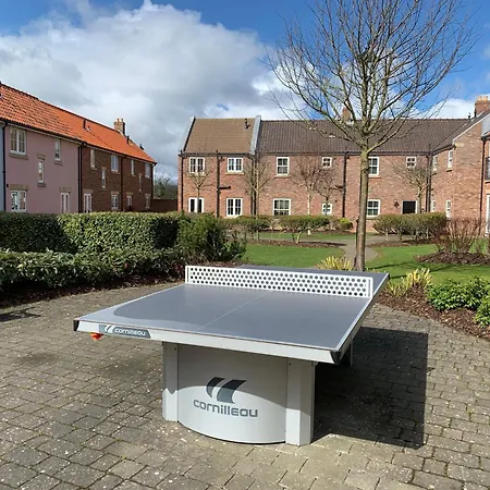 12 Close At The Bay Filey, Sleeps 8, 2 Dogs Welcome For Free Too *