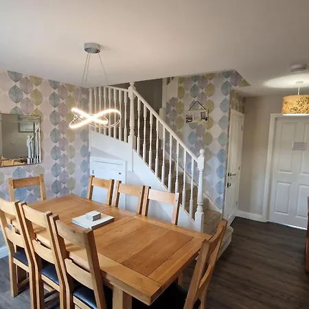 Holiday home 12 Close At The Bay Filey, Sleeps 8, 2 Dogs Welcome For Free Too *
