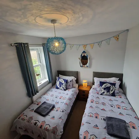 12 Close At The Bay Filey, Sleeps 8, 2 Dogs Welcome For Free Too *
