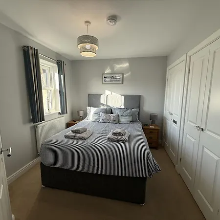 12 Close At The Bay Filey, Sleeps 8, 2 Dogs Welcome For Free Too