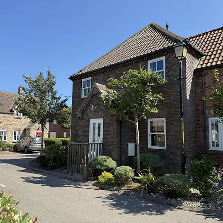 Holiday home 12 Close At The Bay Filey, Sleeps 8, 2 Dogs Welcome For Free Too